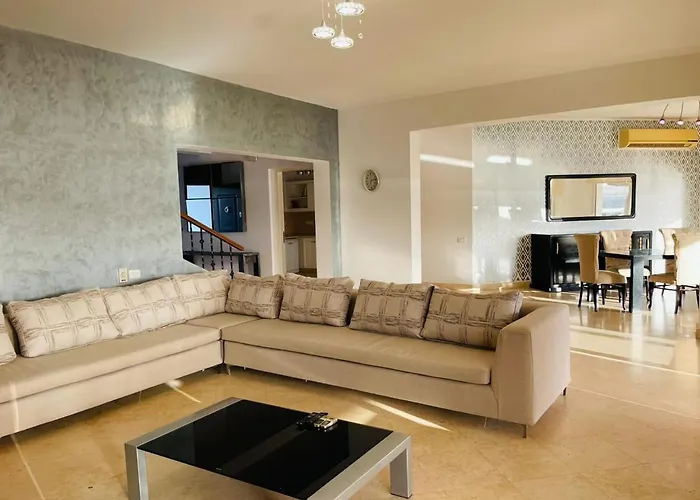 Villa 5 Bedroom With Private Pool At El Gouna Gurdaka