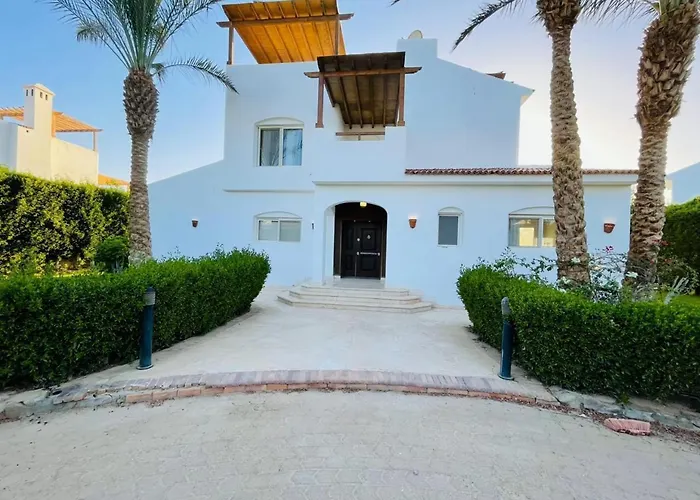 5 Bedroom With Private Pool At El Gouna Villa *